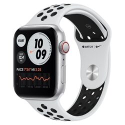 Apple Watch SE Nike GPS Celular 44 mm Caixa de Aluminio em Prateado Correia Desportiva Nike Preto Platina